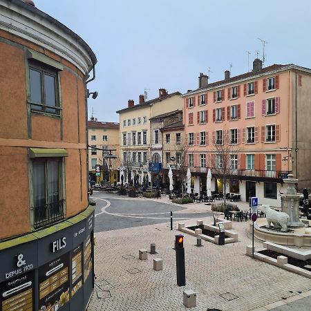 Coeur De Ville Bourgoin-Jallieu Exterior foto